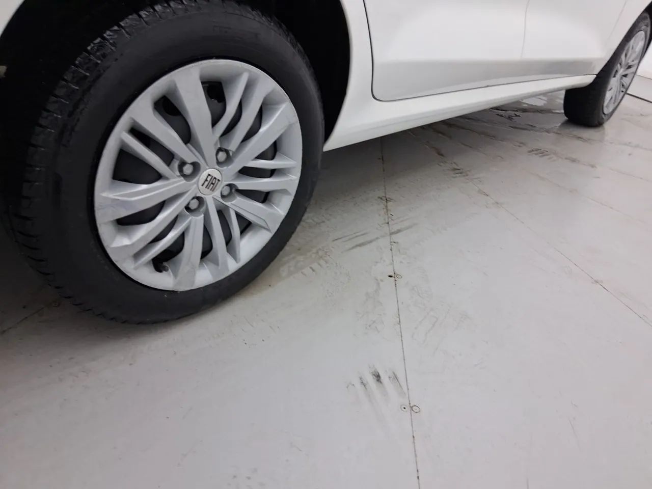 Fiat Cronos 1.0 6V Flex, foto 14 de 18