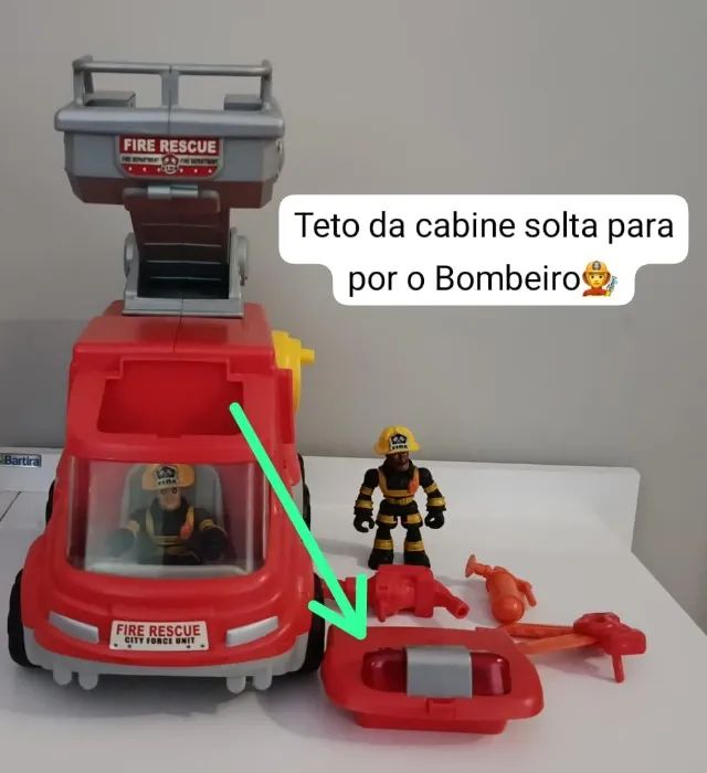 *Caminhão de bombeiros de resgate*, apresentando uma escada extensível e compartimentos fu - Foto 4