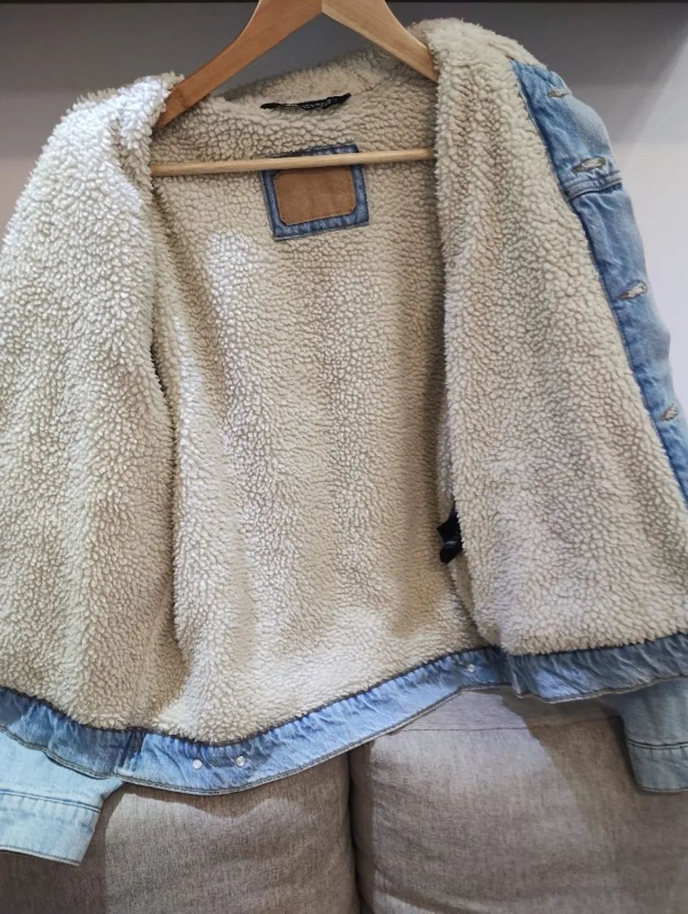 Jaqueta Zara - Denim com pelo - Foto 4