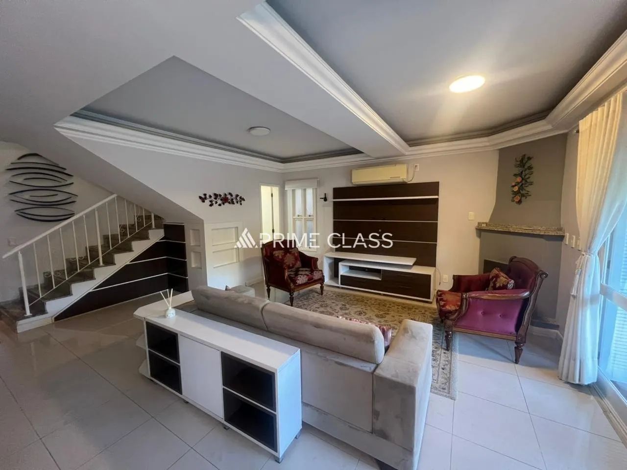 Casa em Condomínio 4 quartos sendo 1 suíte, mobiliado, 2 vagas cobertas, Bairro Marechal R 1