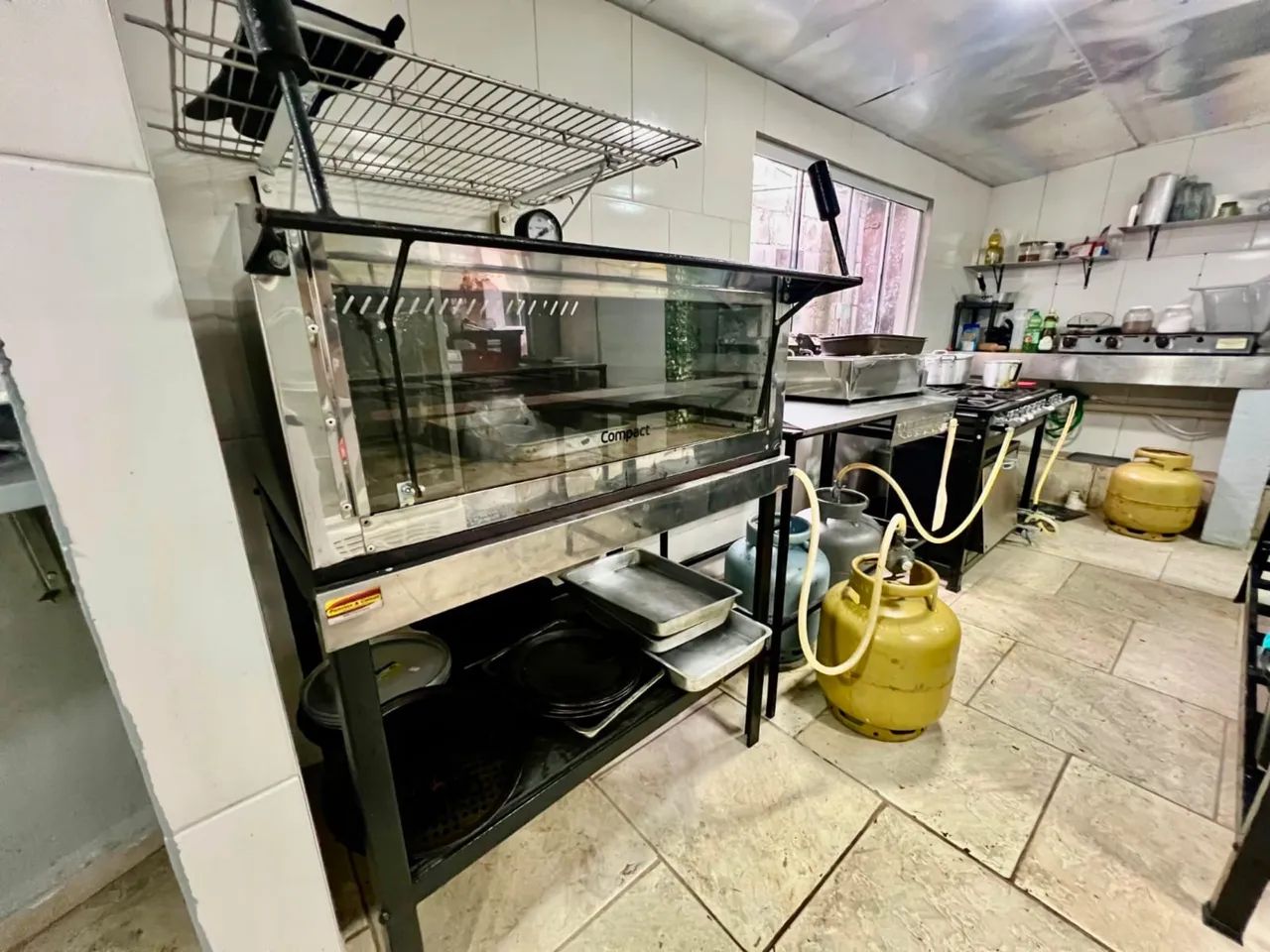 VENDE-SE RESTAURANTE COMPLETO E OPERANDO EM INGLESES - FLORIANÓPOLIS - Foto 2