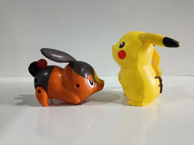 Kit de bonecos Pikachu e Tepig de 2012 - Mc Donald´s - Foto 3