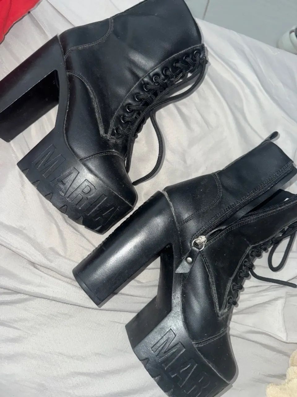 Vendo bota original da Maria queixa número 36
