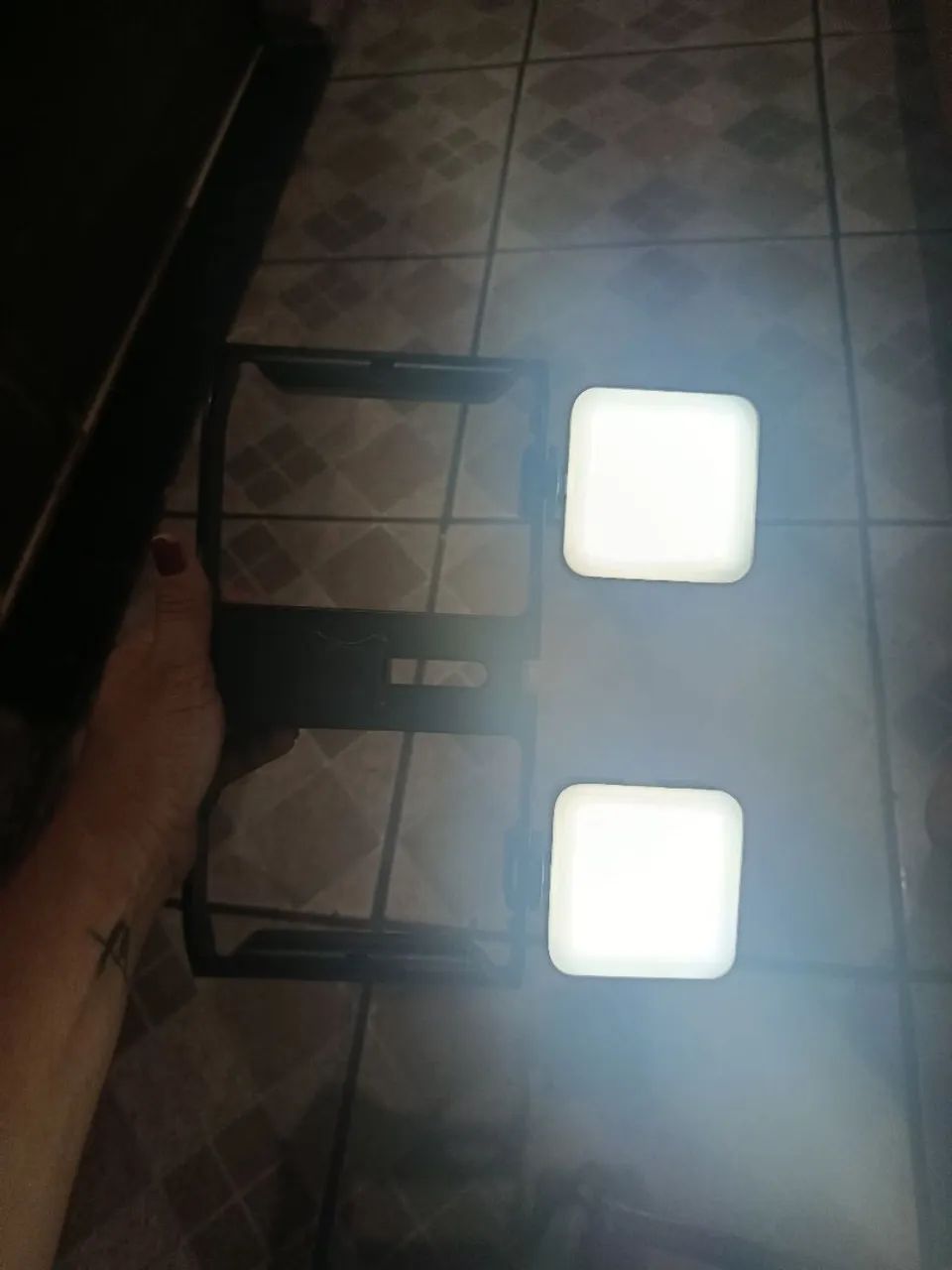 Estabilizador de celular com led - Foto 3