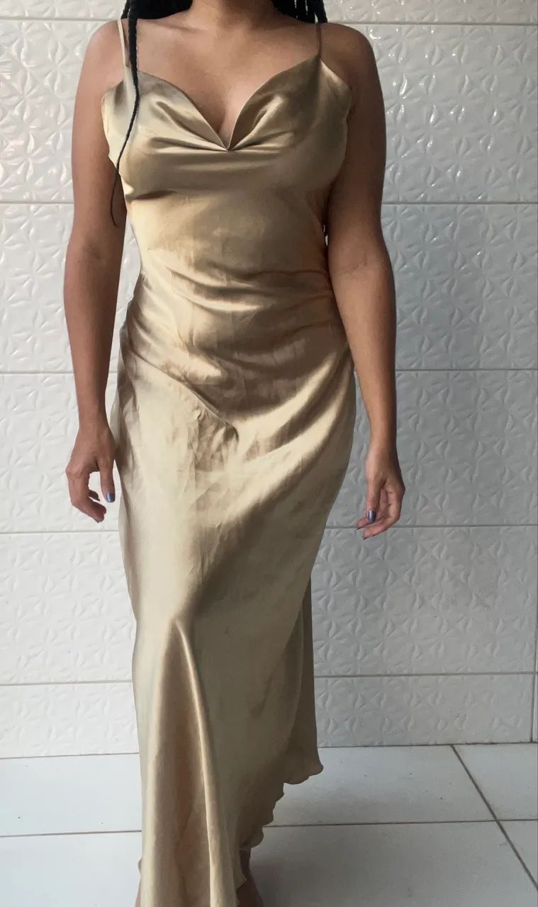 Vestido longo cetim dourado  - Foto 2