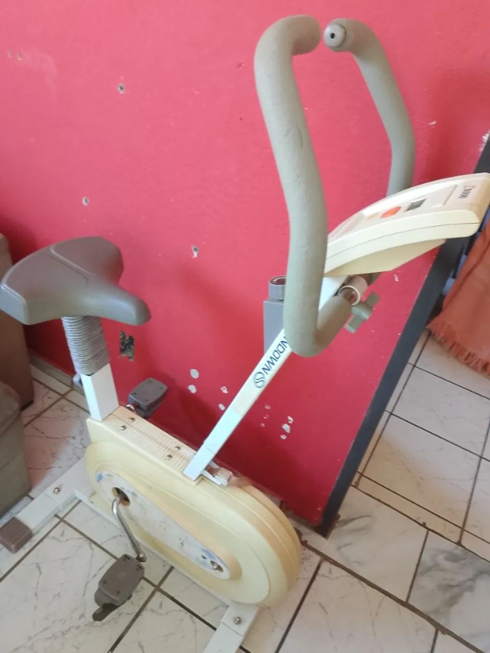 Desapego de uma bicicleta ergométrica semi nova  - Foto 4