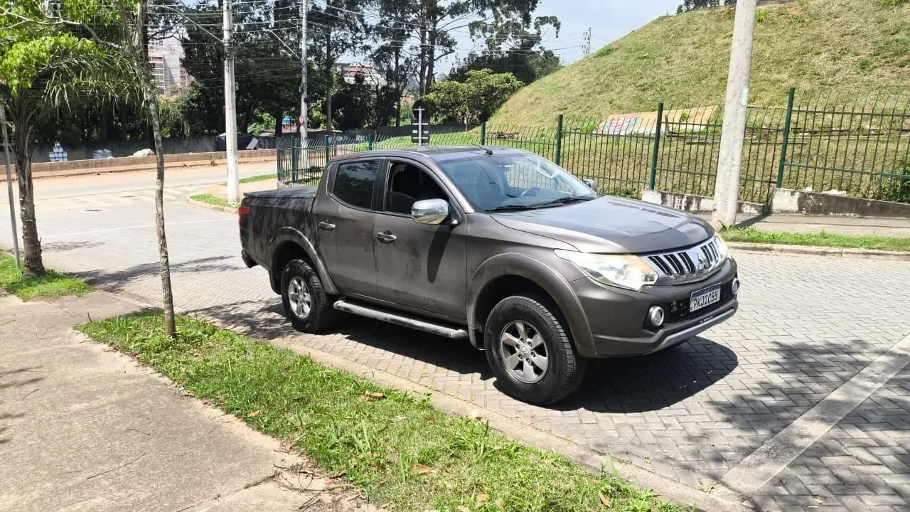 Mitsubishi Triton Triton Terra 2.4 CD 4x4 TB Diesel Aut. 2017