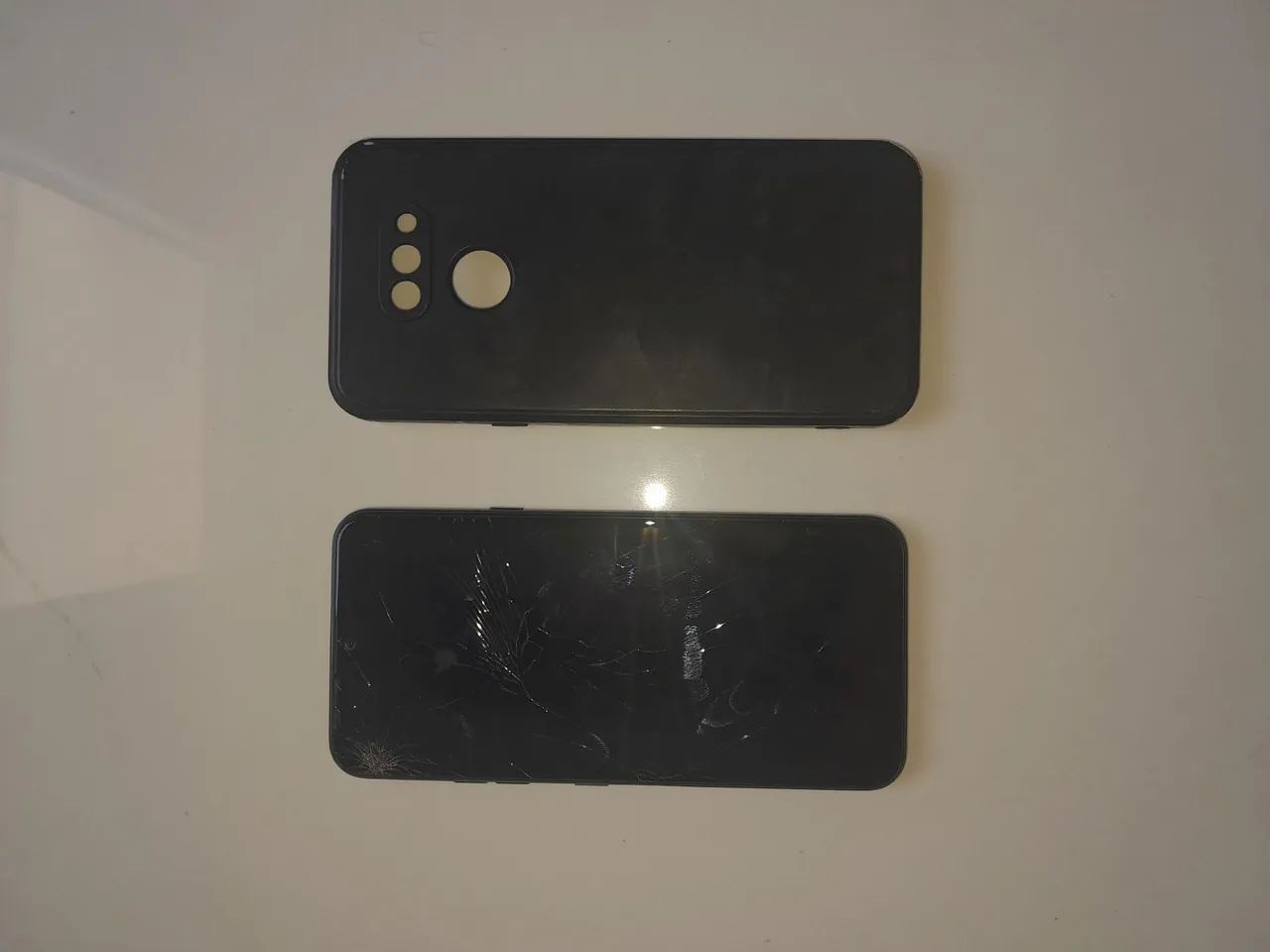 Celular LG K40S funcionando perfeitamente só a tela trincada  - Foto 3