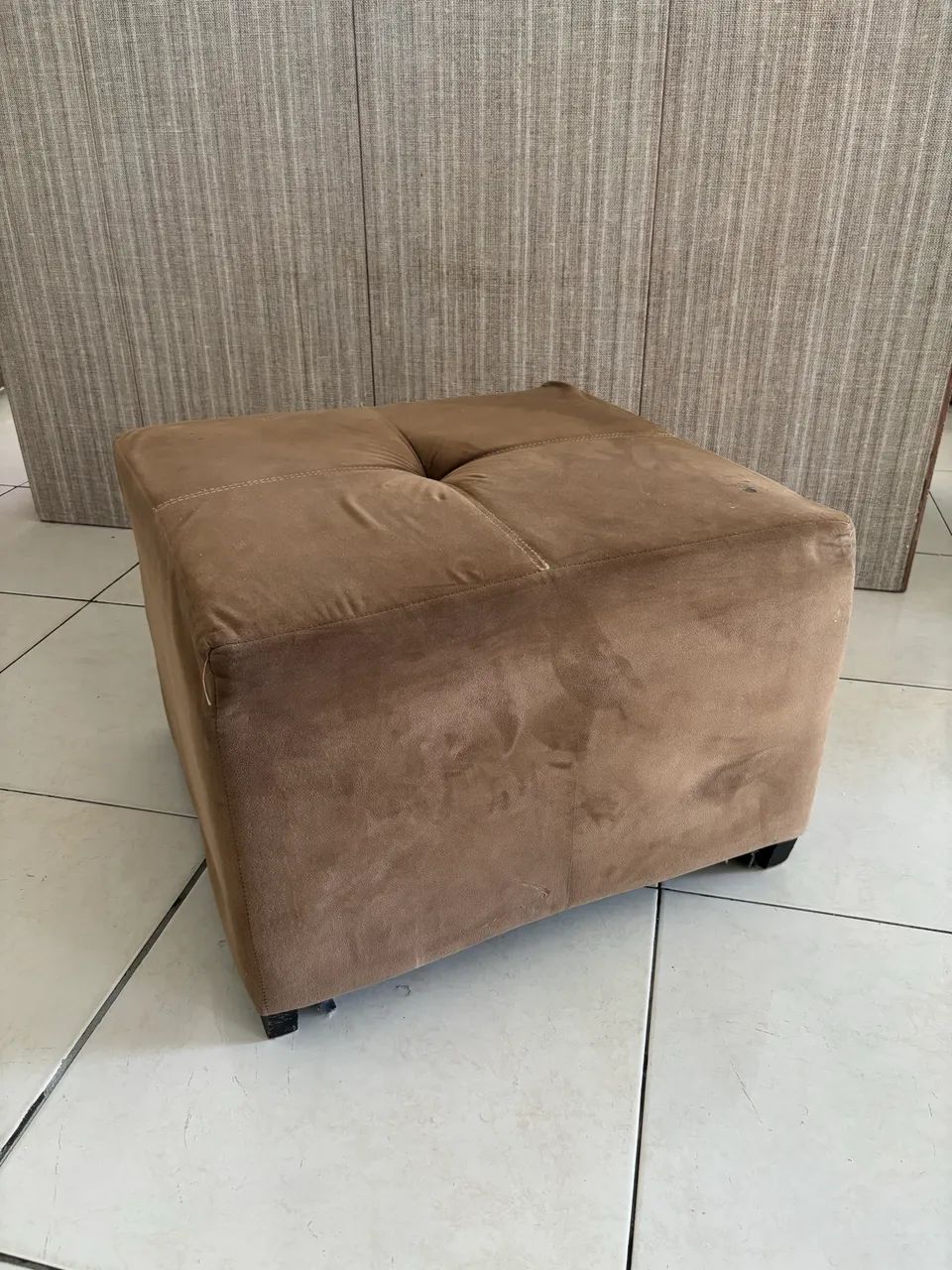 Puff em suede marrom