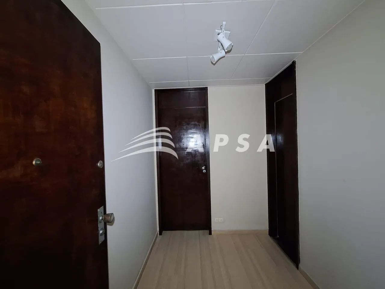 EXCELENTE OPORTUNIDADE, SALA DE 27 M2 EM ÓTIMO ESTADO, COM BANHEIRO E DIVISÓRIA PARA RECEP - Foto 5