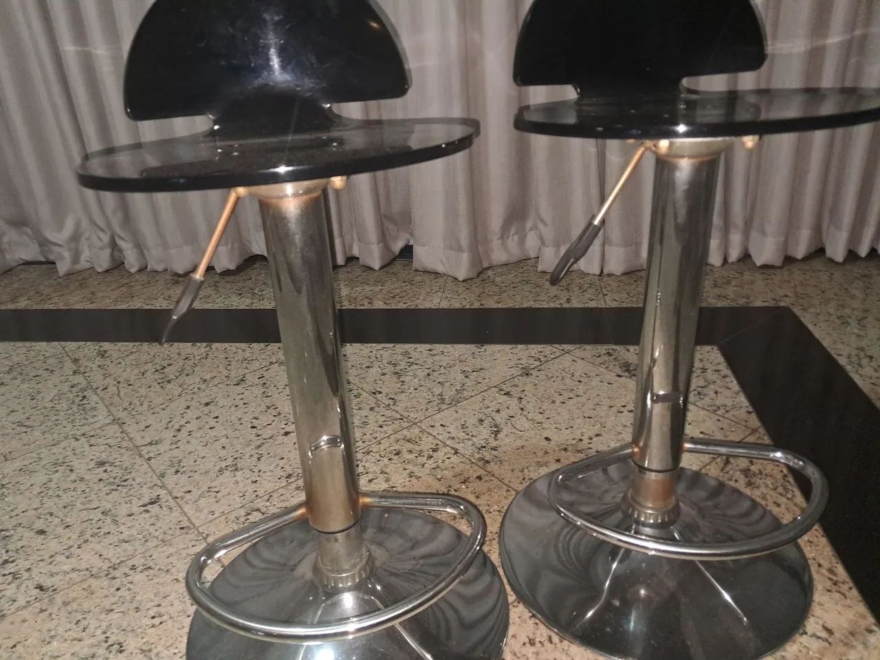 PAR DE BANQUETAS TULIPA - Foto 4