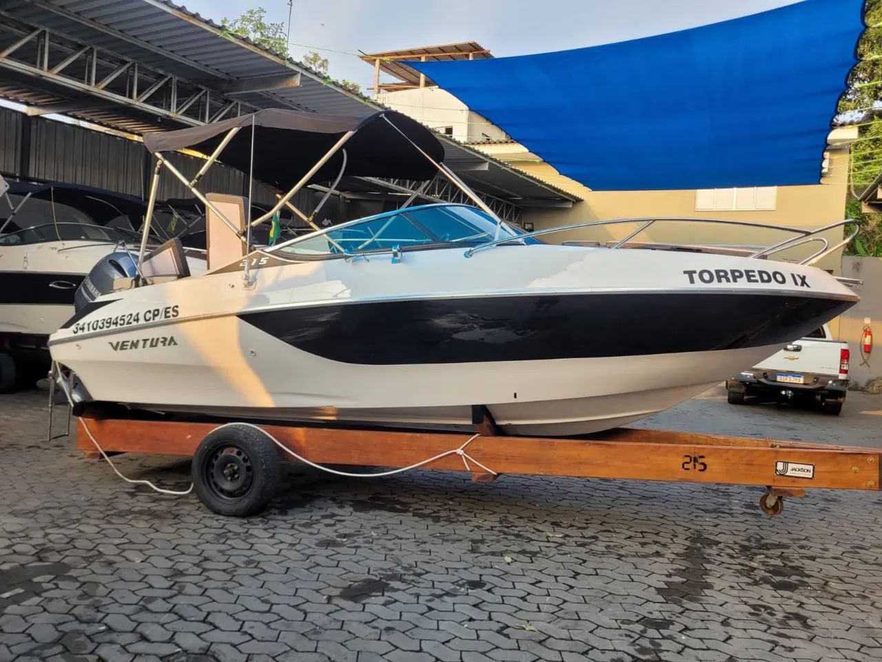 Lancha Ventura V215 cabinada  - Foto 3