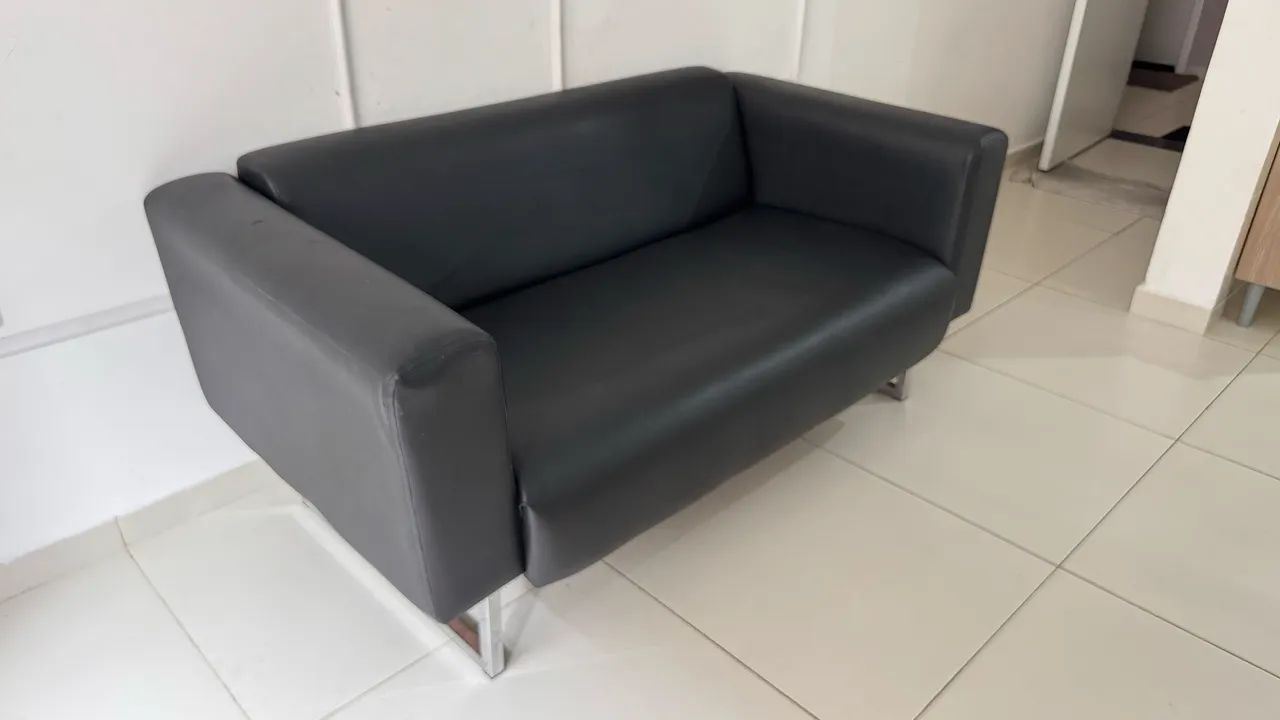 Sofá 2 Lugares - Couro Tok&Stok - Foto 2