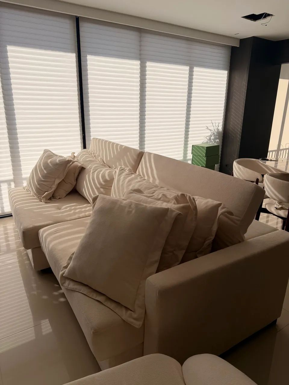 Sofá em tecido buclê apartamento