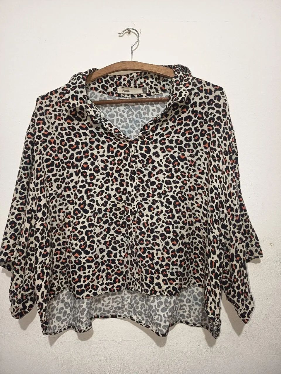 Cropped camisa oncinha GG 