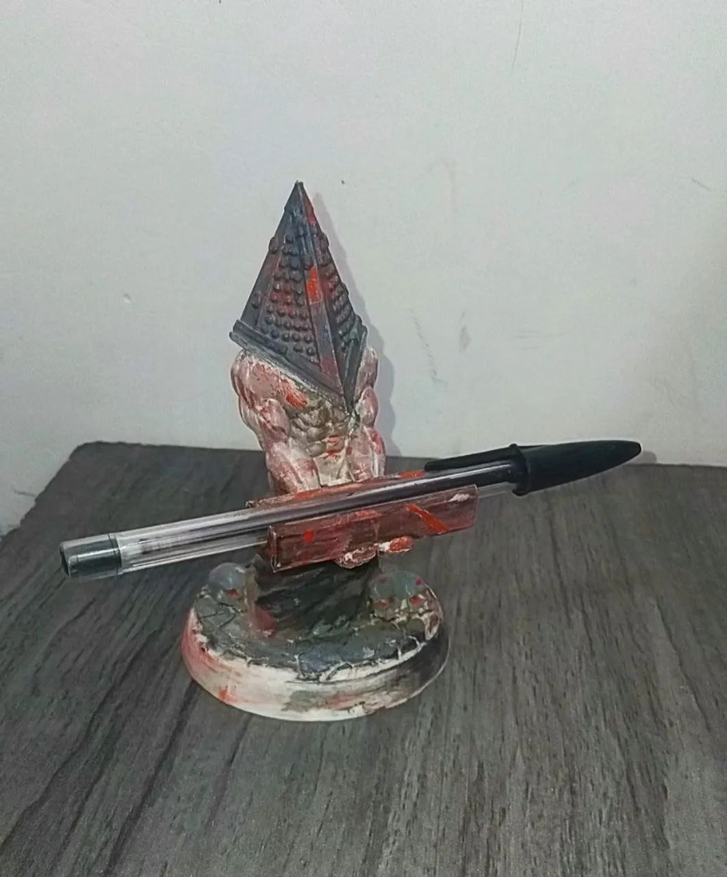 Action figure de Red Pyramid Thing - Foto 3