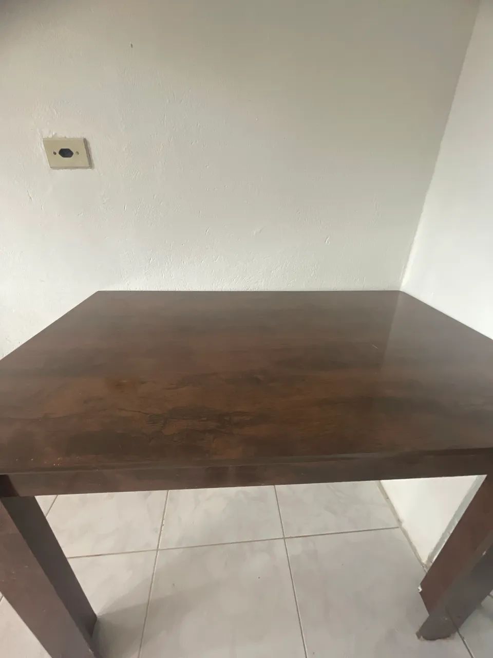 Mesa de madeira 4 lugares com tampo de vidro - Foto 4