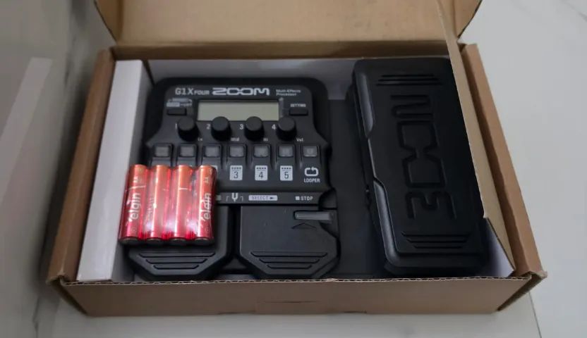 Zoom Pedal De Efeito Para Guitarra G1x Four Preto Novo - Foto 2