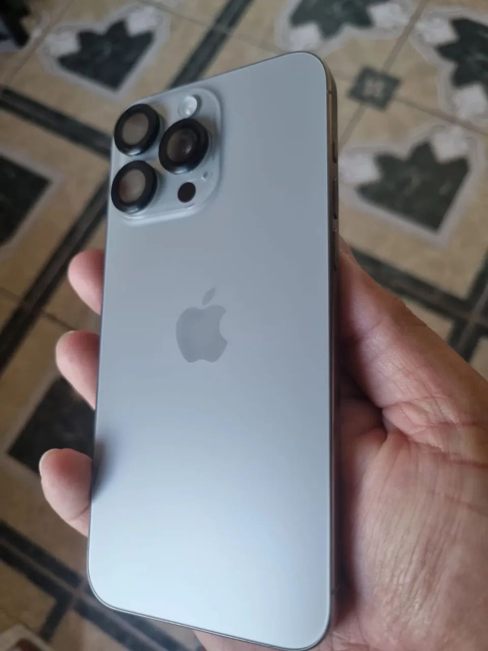 Celular iPhone 15 pro max  - Foto 2