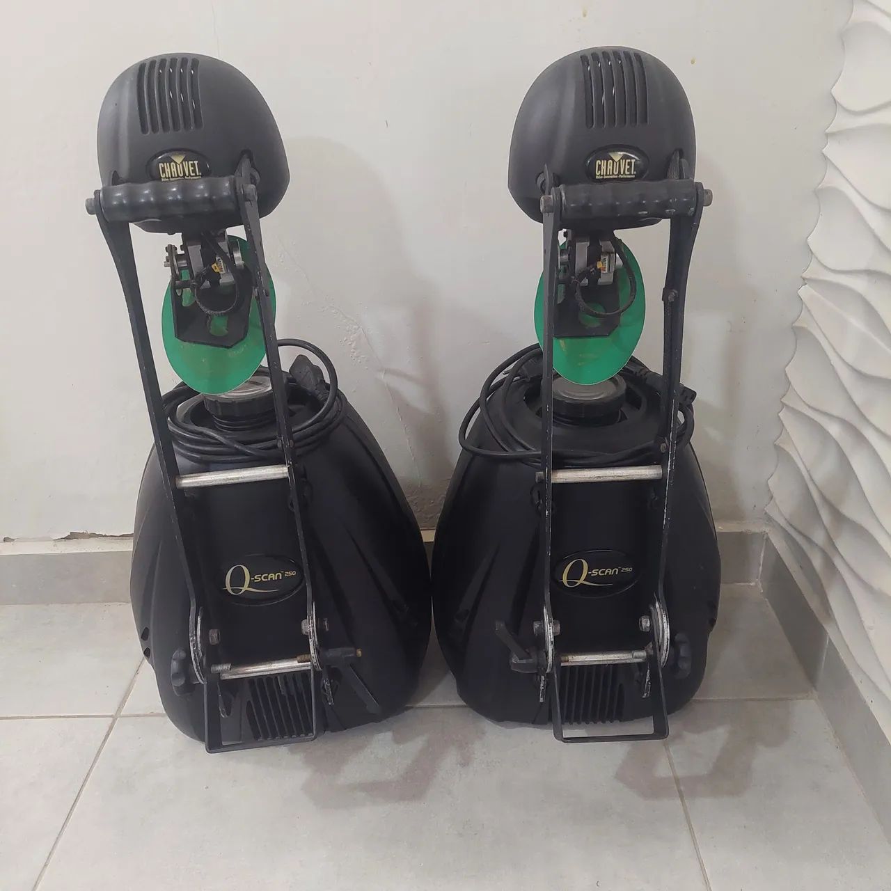 Par de moving com 20 efeitos  preço 750,00 