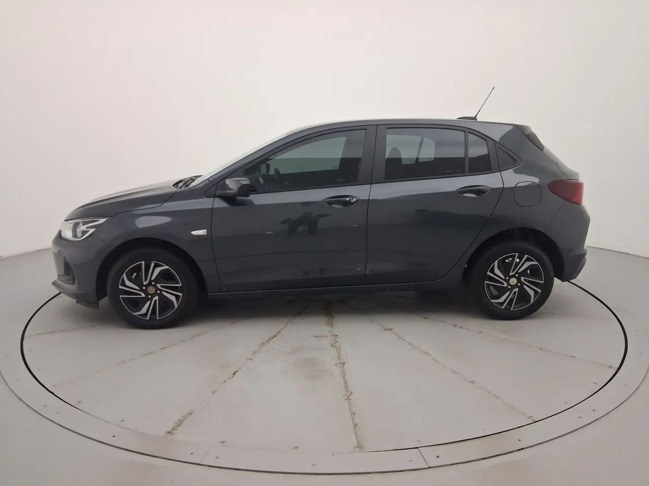 Chevrolet Onix Hatch LT 1.0 12V Flex Mec. 4P, foto 2 de 18