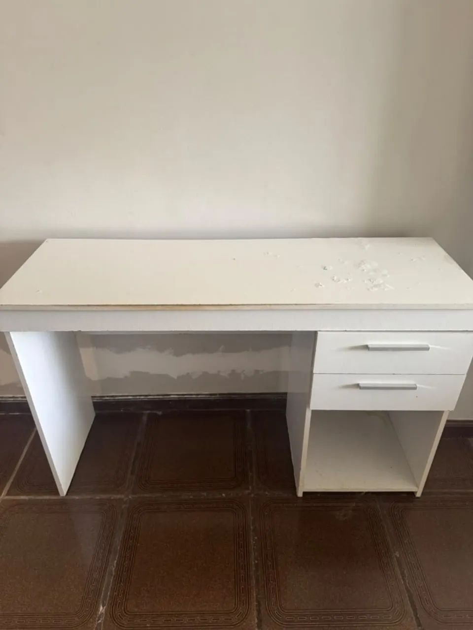 Mesa de trabalho branca