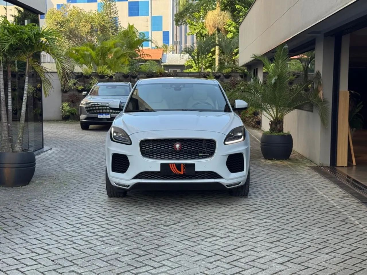 Jaguar E-Pace R-dynamic S 2.0 AWD 249cv Aut. 2019 - Foto 2