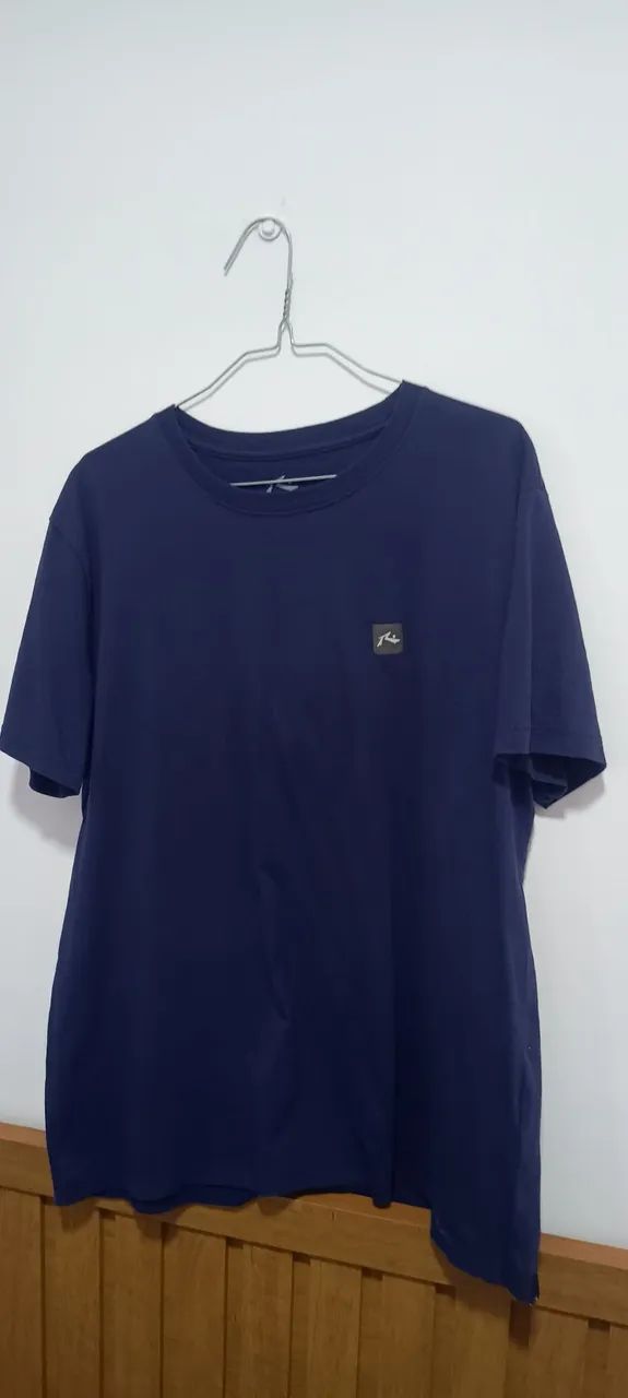 Camisas muito novas