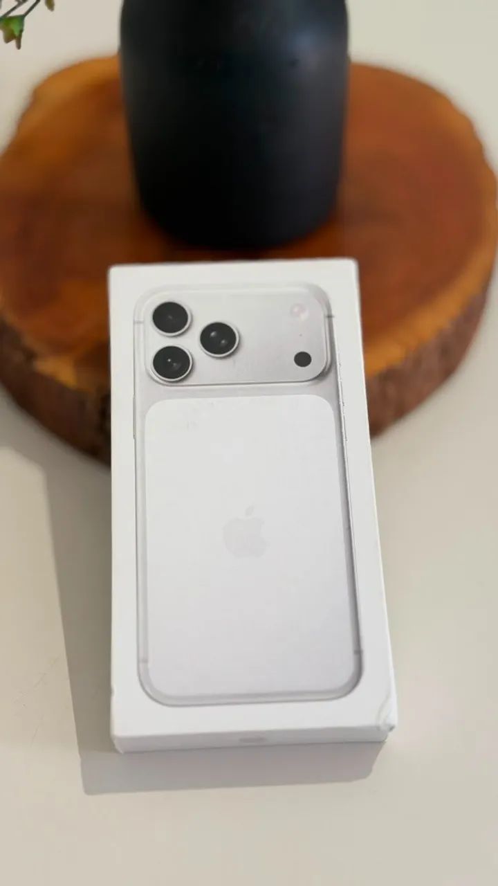 iPhone 17 Pro Max 256 GB Silver - Lacrado - Celulares e