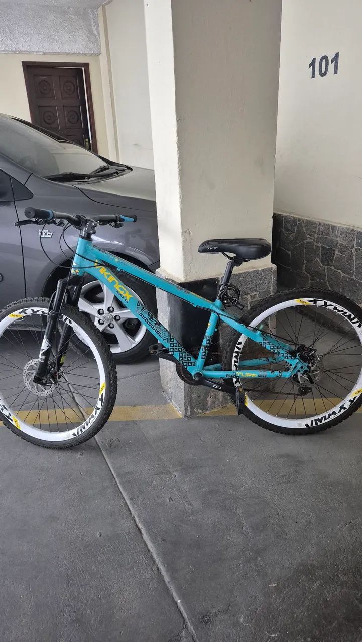 Vendo bicicleta esportiva.