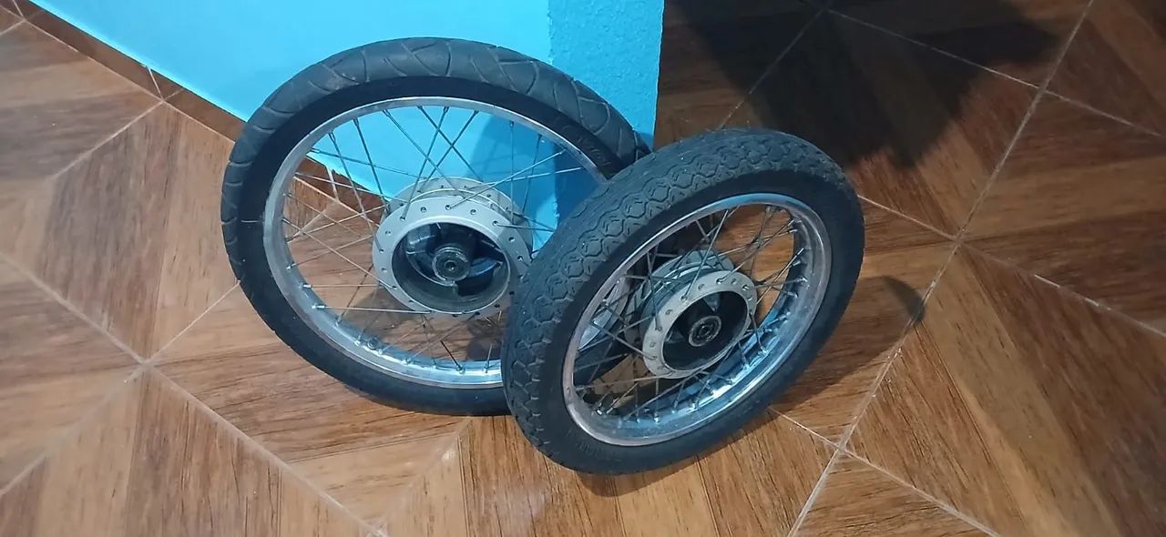 Kit roda dianteira e traseira + pneu Biz