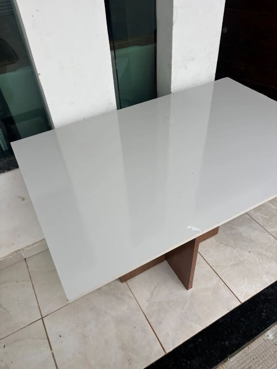 Mesa de jantar c/ 4 cadeiras