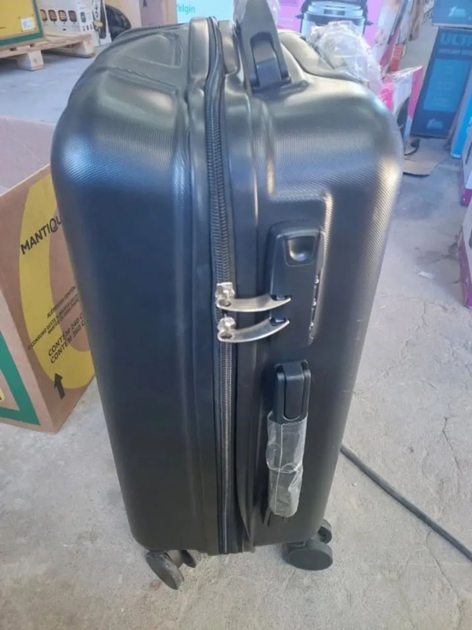 Mala Chic Vida 49cmx 34cm Preta com cadeado na combinação padrão - Foto 3