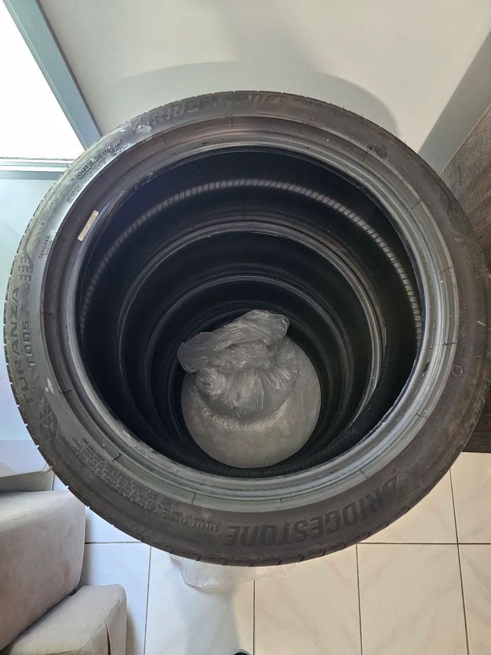 4 Pneus Bridgestone Turanza T005 -225/45 R17 - meia vida - Foto 2