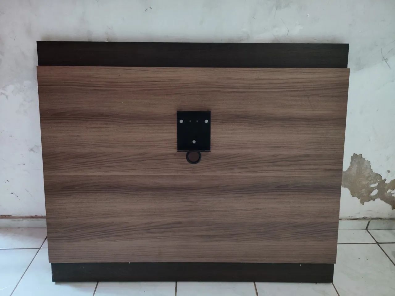 Painel de TV até 32 Polegadas + Suporte Incluso (Ótimo Estado)