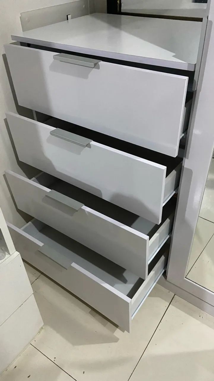 VENDO PENTEADEIRA COM ESPELHO E 5 GAVETAS NOVA, MOTVO :MUDANÇA - Foto 2