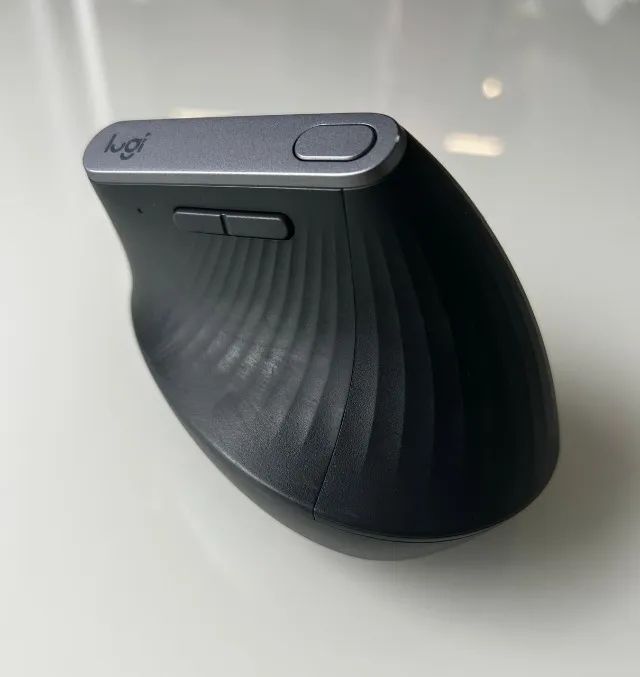 Logitech MX Vertical - Mouse Ergonômico Premium - Foto 2