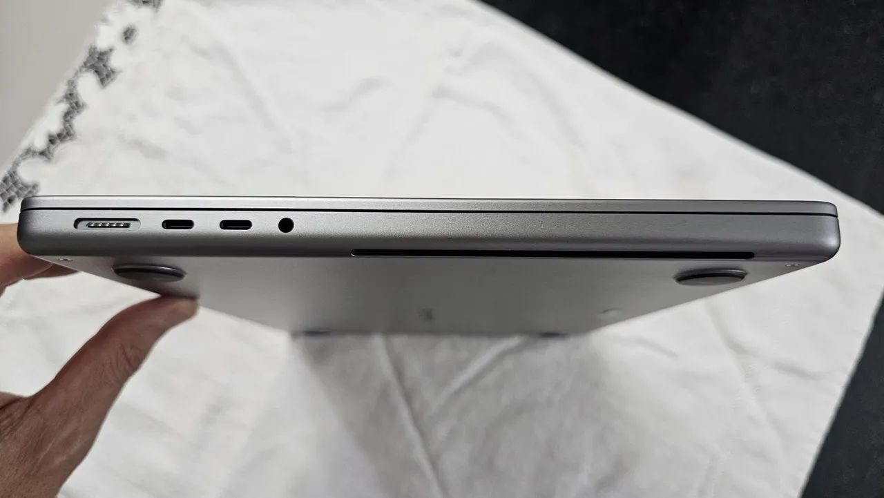 Macbook PRO M2 14 pol. 16GB/512SSD - Excelente estado - Foto 4