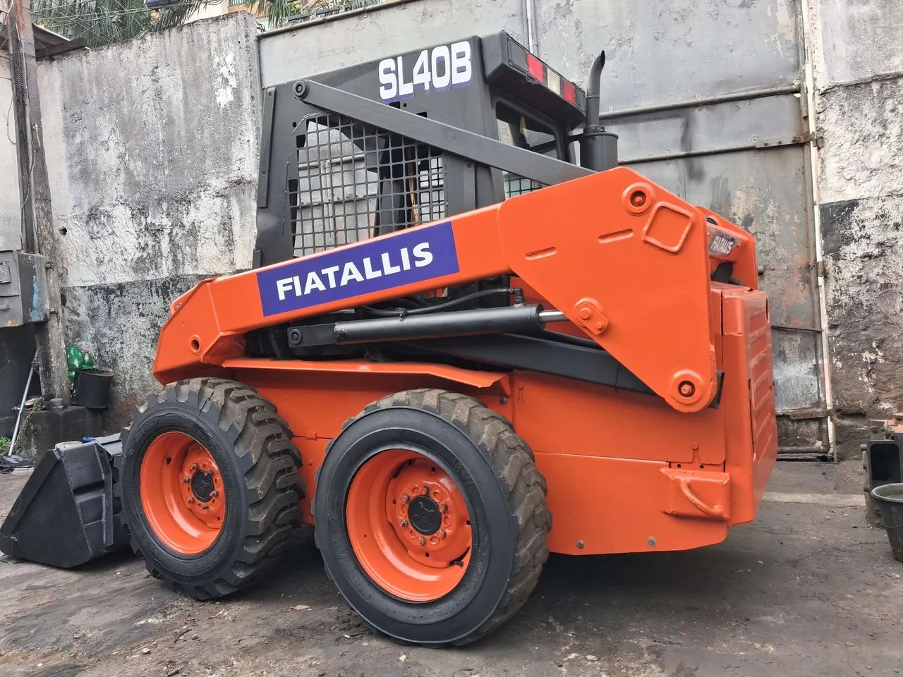 Minicarregadeira Bobcat - Foto 4