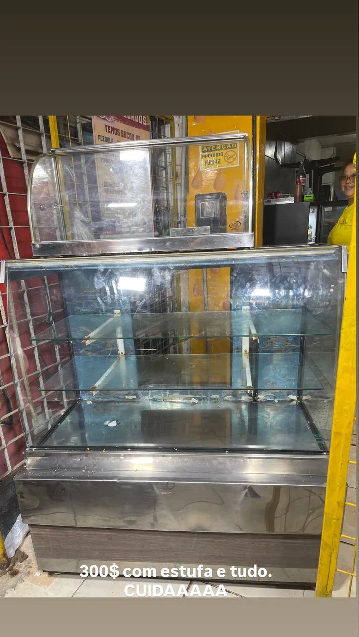 Estufa e vitrine