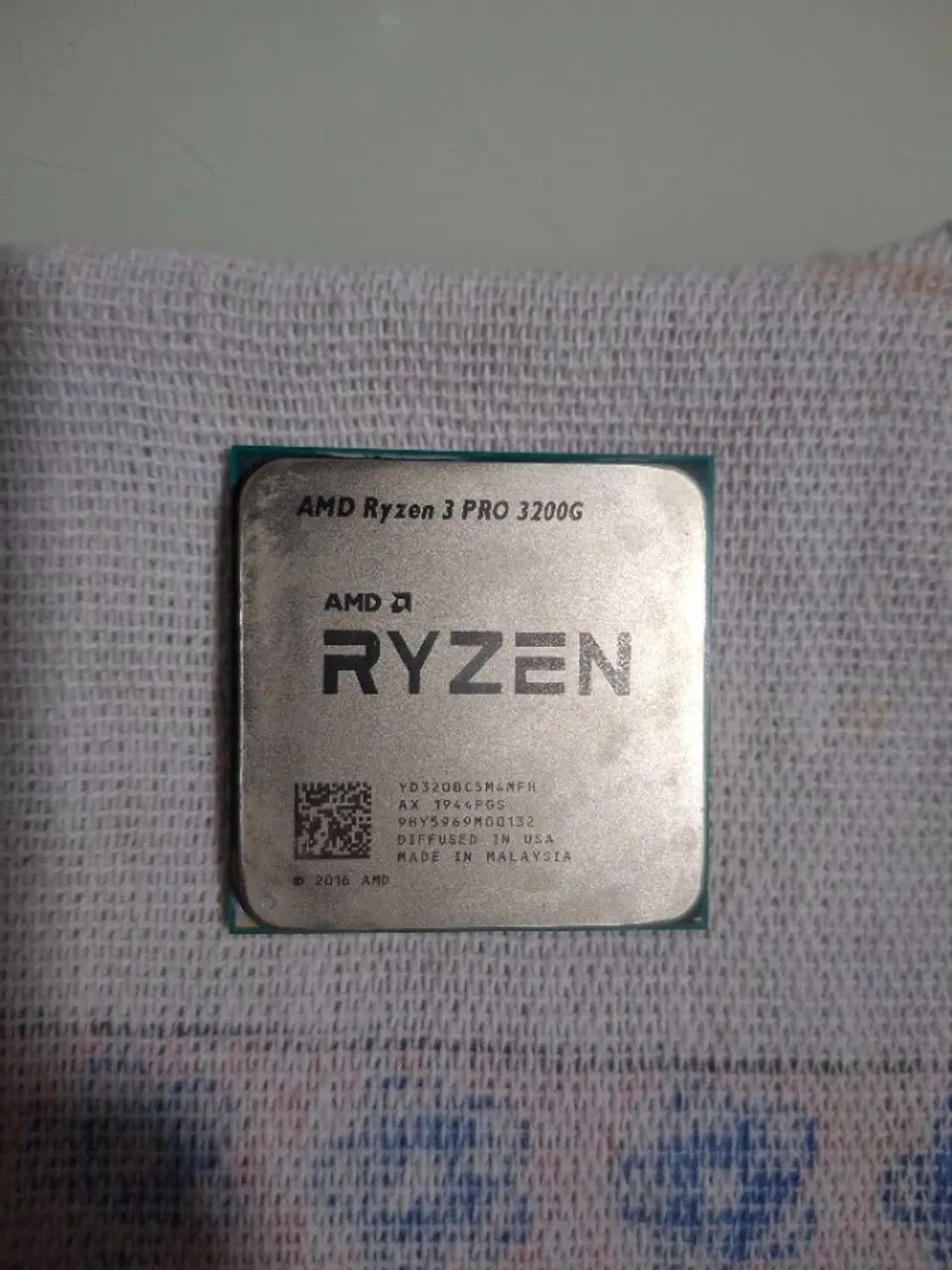 Processador AMD Ryzen 3 3200G - AM4 - ACEITO TROCA - Foto 4