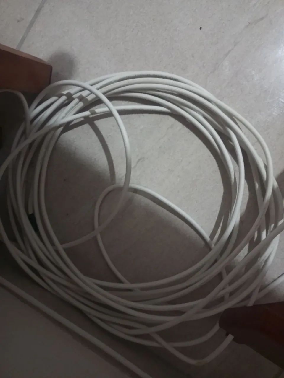 Antena de TV Fechada com cabo
