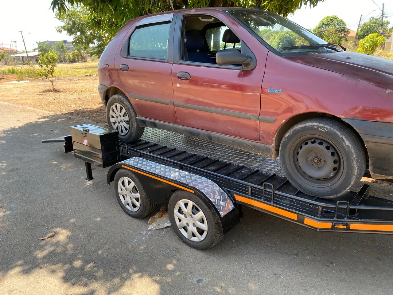Carreta prancha para rebocar carros  - Foto 2