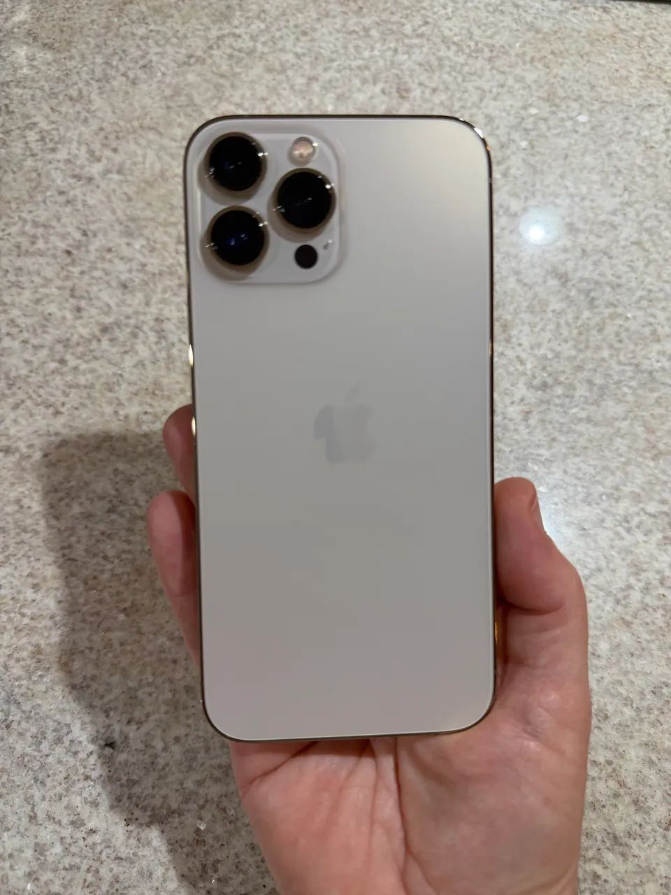 Vendo iPhone 13 Pro Max 256gb dourado impecável!  - Foto 5
