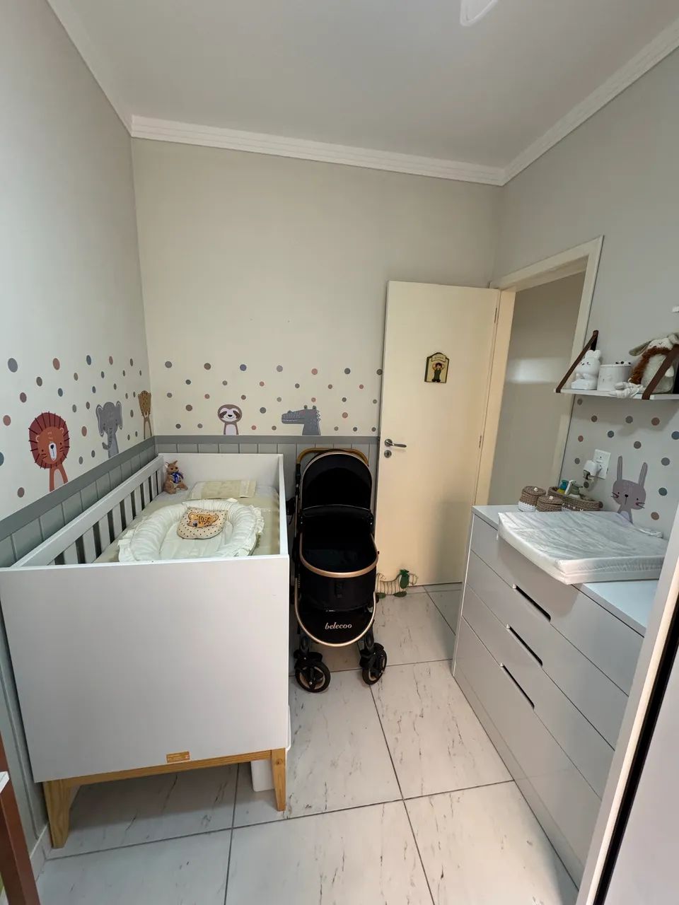 Vendo berço que vira mini cama com colchão ortobom - Foto 2