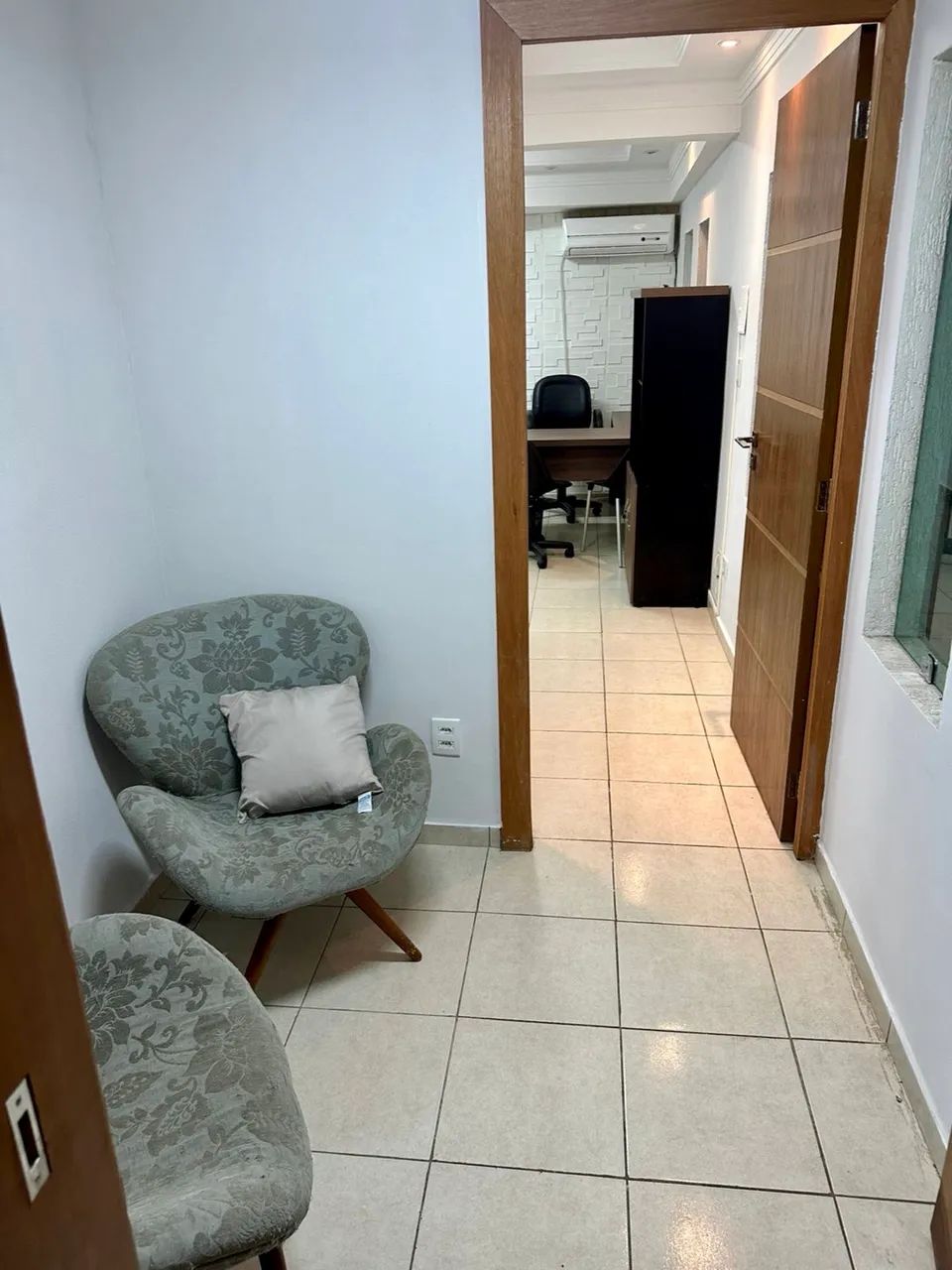 Sala Comercial MOBILIADA com 27 m2 | Setor Bueno, Goiânia-GO - Foto 5