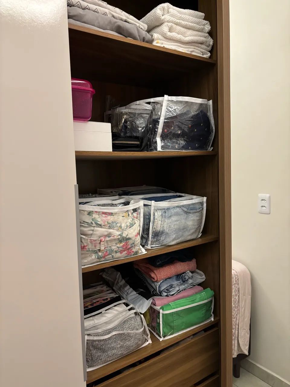 Guarda roupa três portas de correr c/ espelho - Foto 4