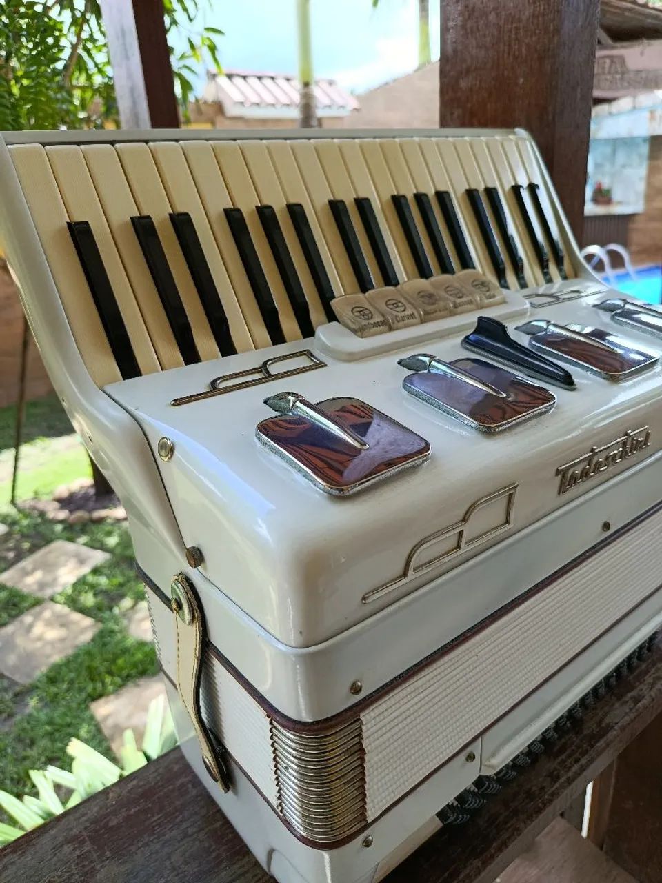 ACORDEON TODESCHINI 80 BAIXOS LINSA DEMAIS  SELO ORIGINAL  - Foto 3
