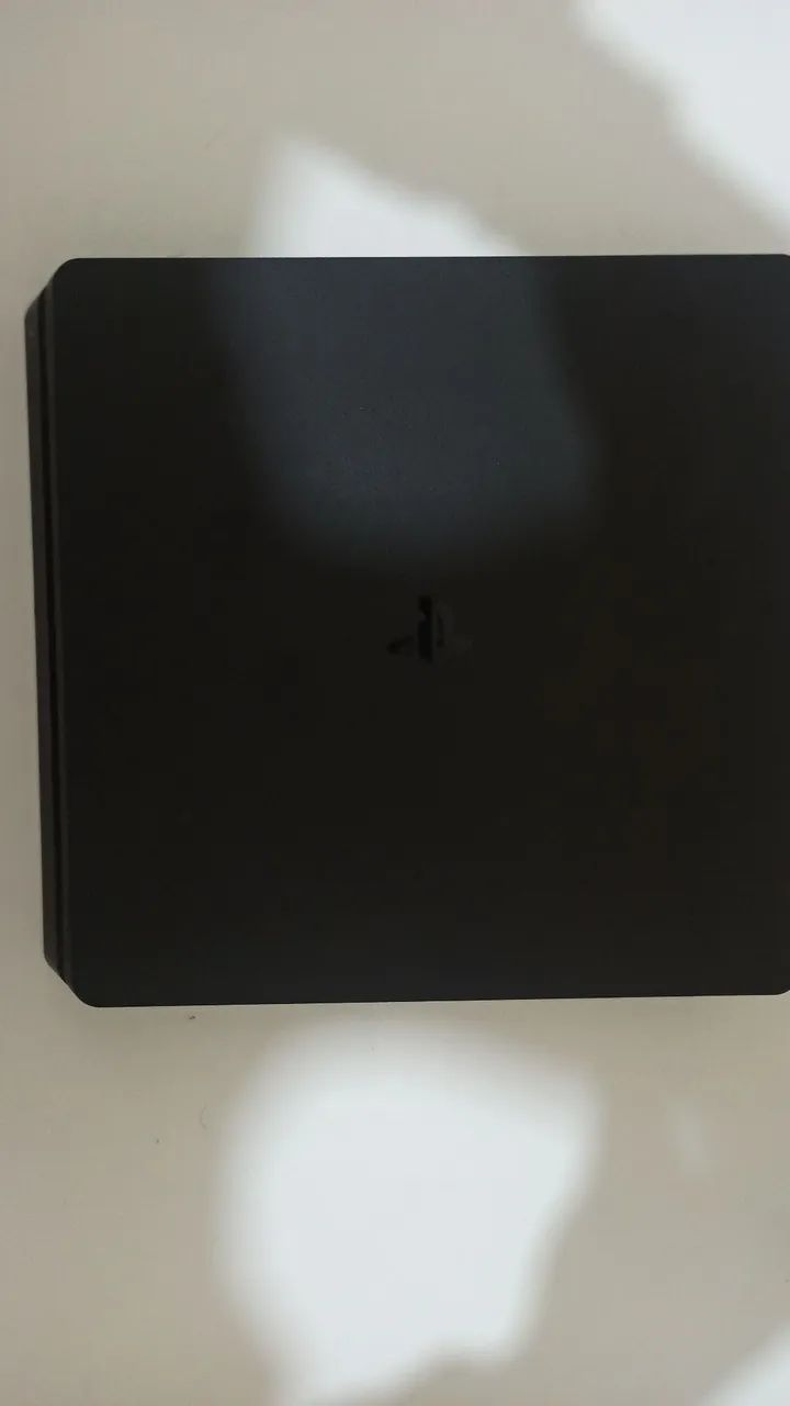 Ps4 slim 1tb ,2 controles, 6 jogos, com caixa 