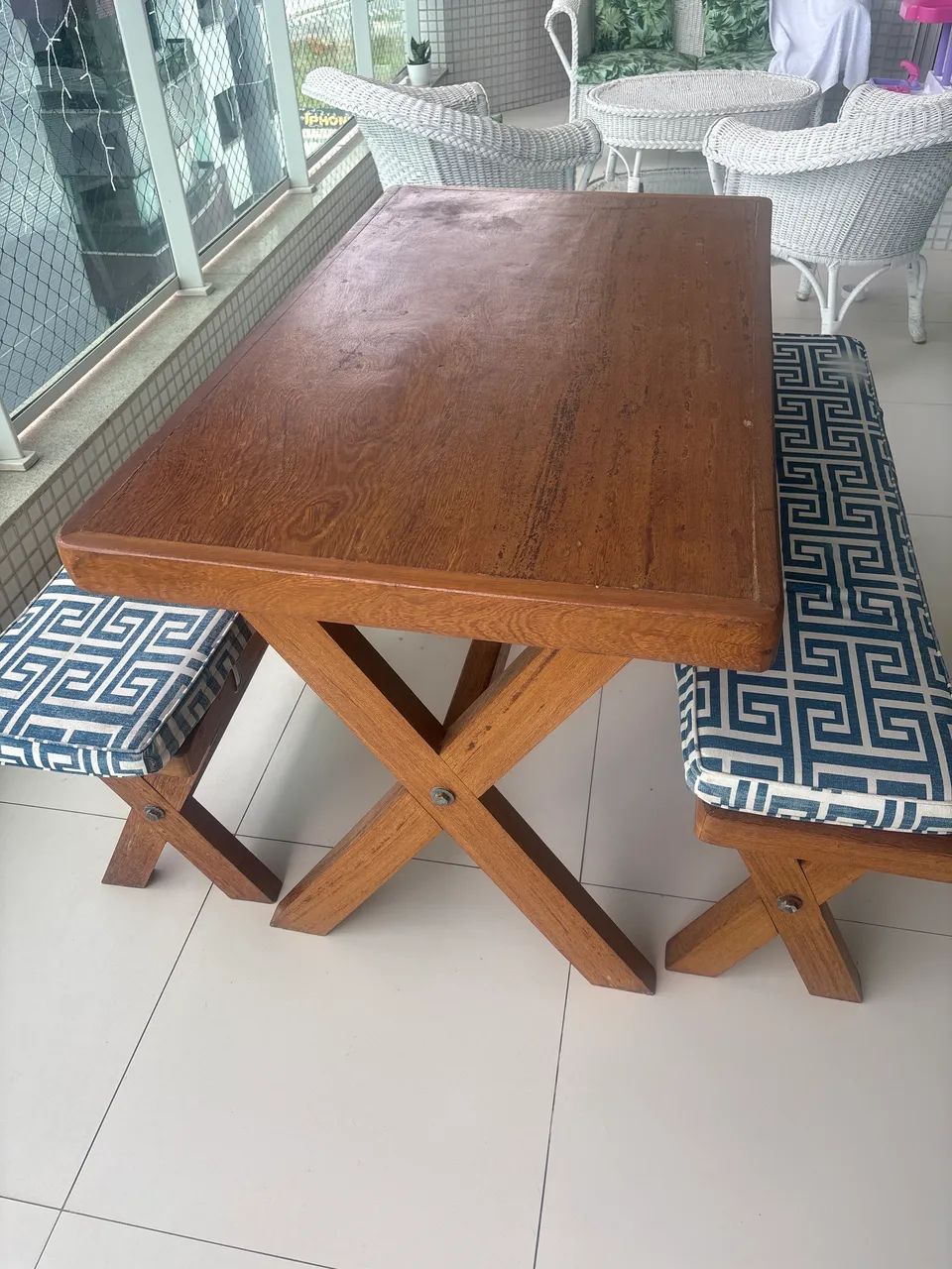 Mesa de Madeira e bancos  - Foto 5